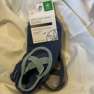 NWT Blue & Grey 2-Pack: Gaiam Grippy Yoga/Barre Socks (Fits Size 5-10)